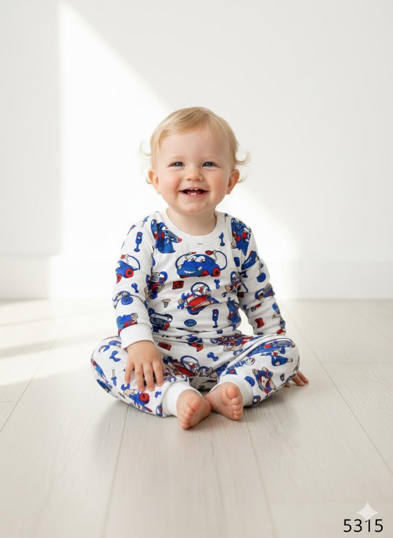 Noha - A long-sleeved pajama set, colored and printed with a car design